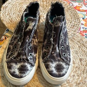 Blowfish Shoes Canvas Tennis Shoes Poshmark